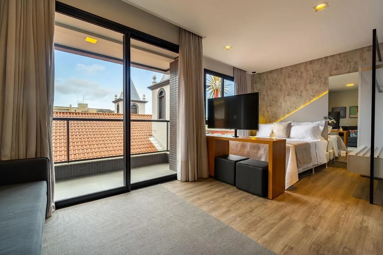 AION suítes 103 - Compacto e luxuoso Loft - Rooftop com piscina e academia - À poucos passos da praia Bombinhas Brasil