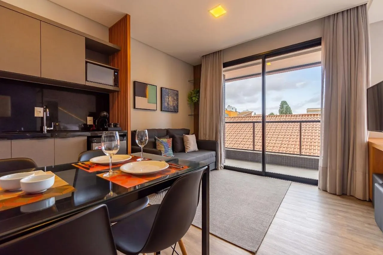 AION suítes 103 - Compacto e luxuoso Loft - Rooftop com piscina e academia - À poucos passos da praia Bombinhas Apartamento