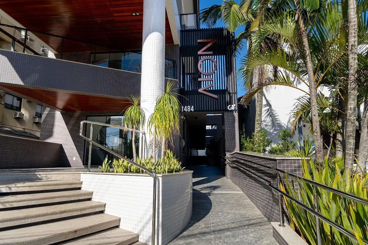 Apartamento AION suítes 103 - Compacto e luxuoso Loft - Rooftop com piscina e academia - À poucos passos da praia Bombinhas